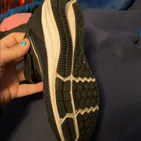 Nikes - Picture 2 of 3